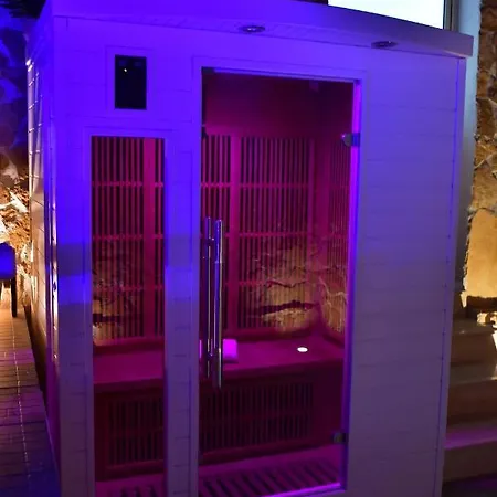 Sicilia - Intera Casa Con Privata Jacuzzi Sauna Bagno Di Vapore Ad Uso Illimitato Rosolini