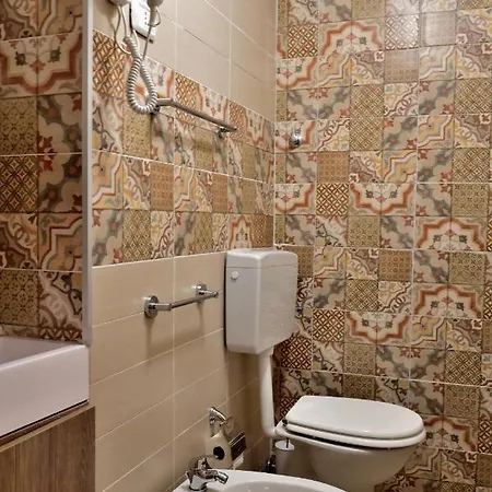 Appartamento Sicilia - Intera Casa Con Privata Jacuzzi Sauna Bagno Di Vapore Ad Uso Illimitato Rosolini