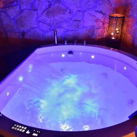 Appartamento Sicilia - Intera Casa Con Privata Jacuzzi Sauna Bagno Di Vapore Ad Uso Illimitato Rosolini