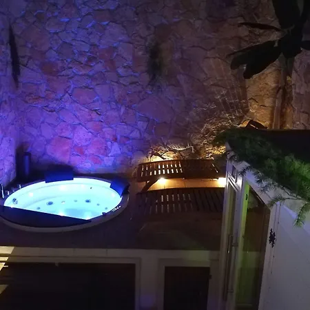 Appartamento Sicilia - Intera Casa Con Privata Jacuzzi Sauna Bagno Di Vapore Ad Uso Illimitato *