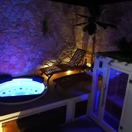Appartamento Sicilia - Intera Casa Con Privata Jacuzzi Sauna Bagno Di Vapore Ad Uso Illimitato Rosolini