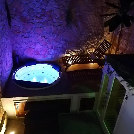 Appartamento Sicilia - Intera Casa Con Privata Jacuzzi Sauna Bagno Di Vapore Ad Uso Illimitato *