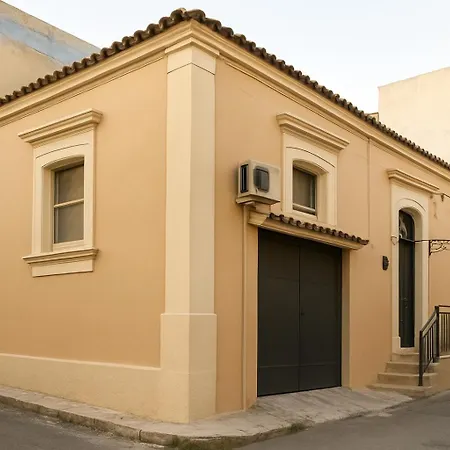 Sicilia - Intera Casa Con Privata Jacuzzi Sauna Bagno Di Vapore * Rosolini