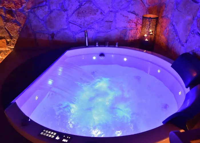 Apartament Sicilia - Intera Casa Con Privata Jacuzzi Sauna Bagno Di Vapore Rosolini